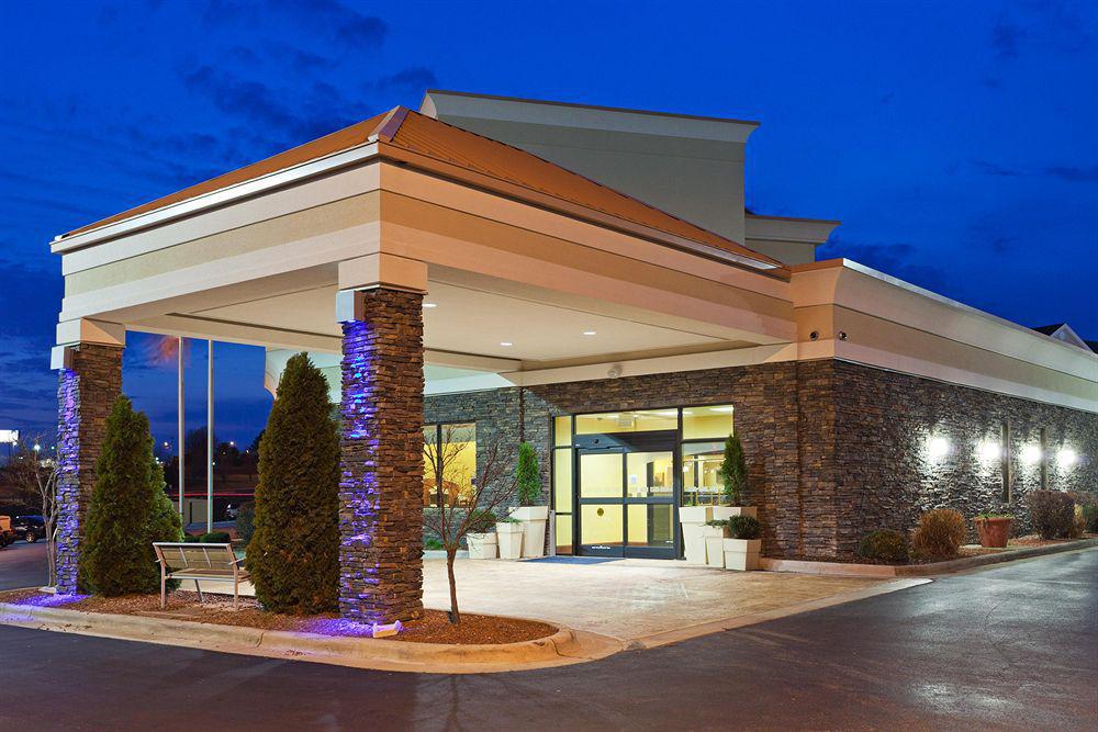 Holiday Inn Express & Suites Greensboro - I-40 Atwendover By Ihg Dış mekan fotoğraf