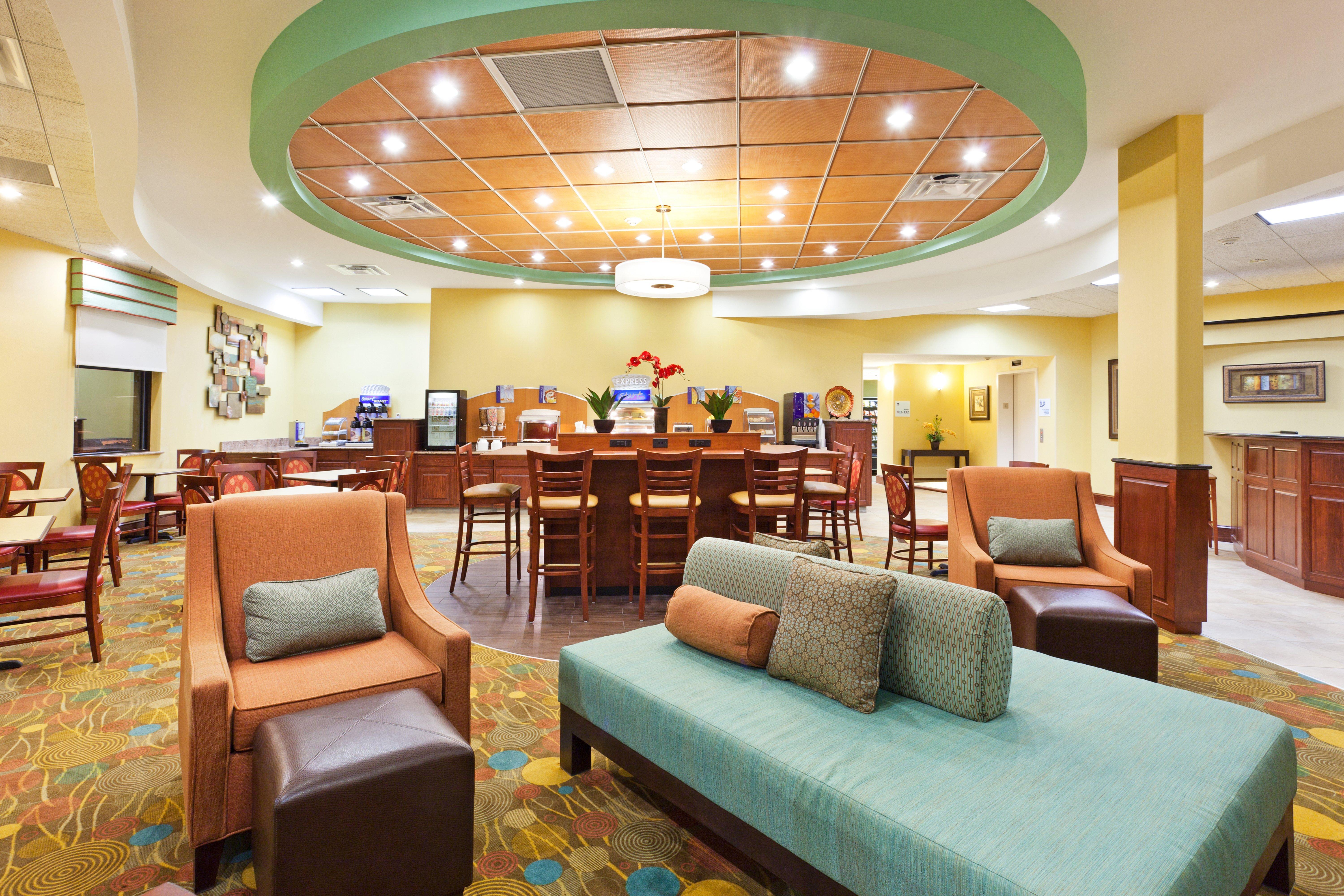 Holiday Inn Express & Suites Greensboro - I-40 Atwendover By Ihg Dış mekan fotoğraf