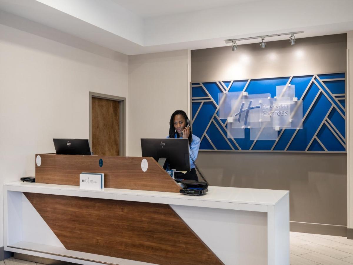 Holiday Inn Express & Suites Greensboro - I-40 Atwendover By Ihg Dış mekan fotoğraf
