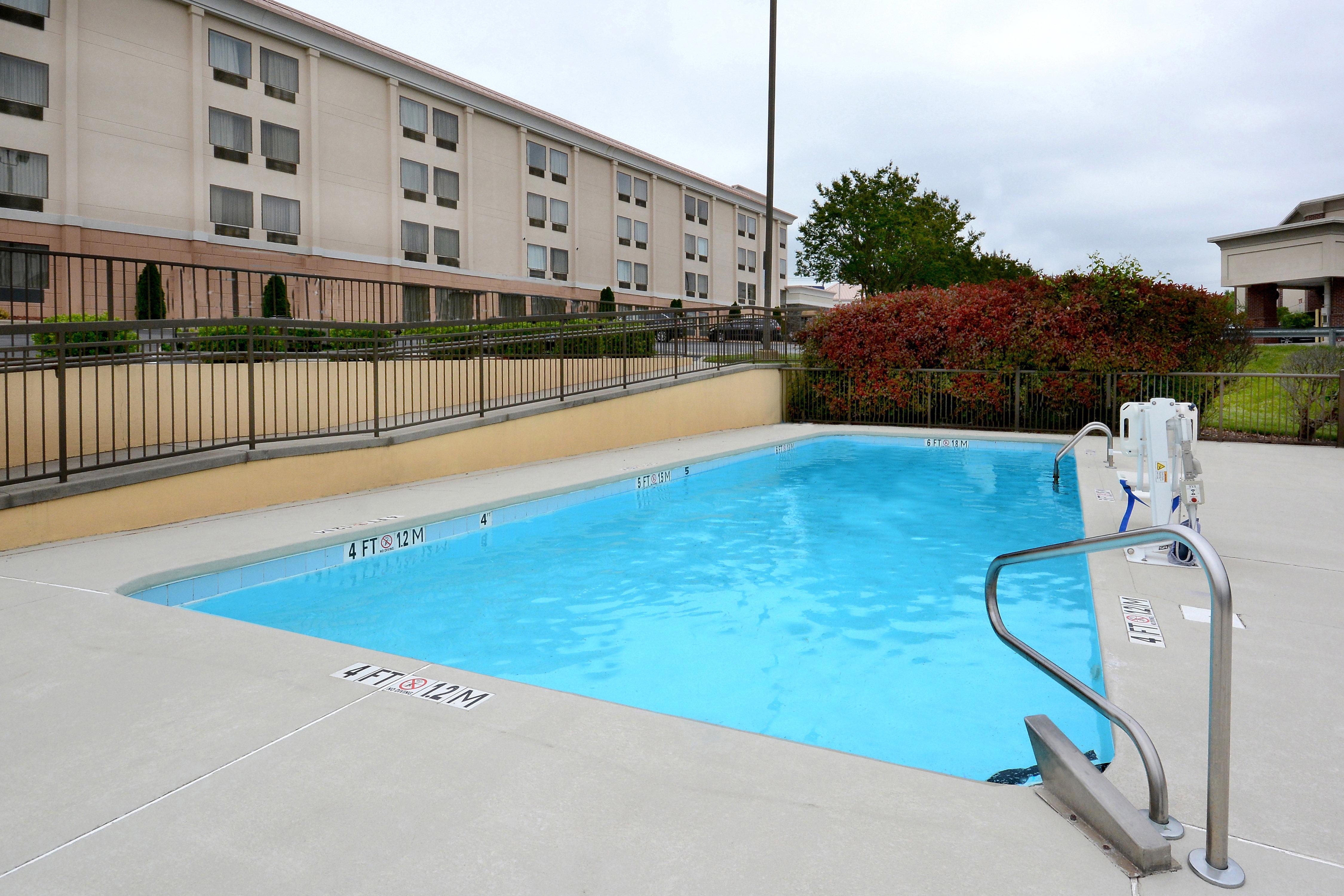 Holiday Inn Express & Suites Greensboro - I-40 Atwendover By Ihg Dış mekan fotoğraf