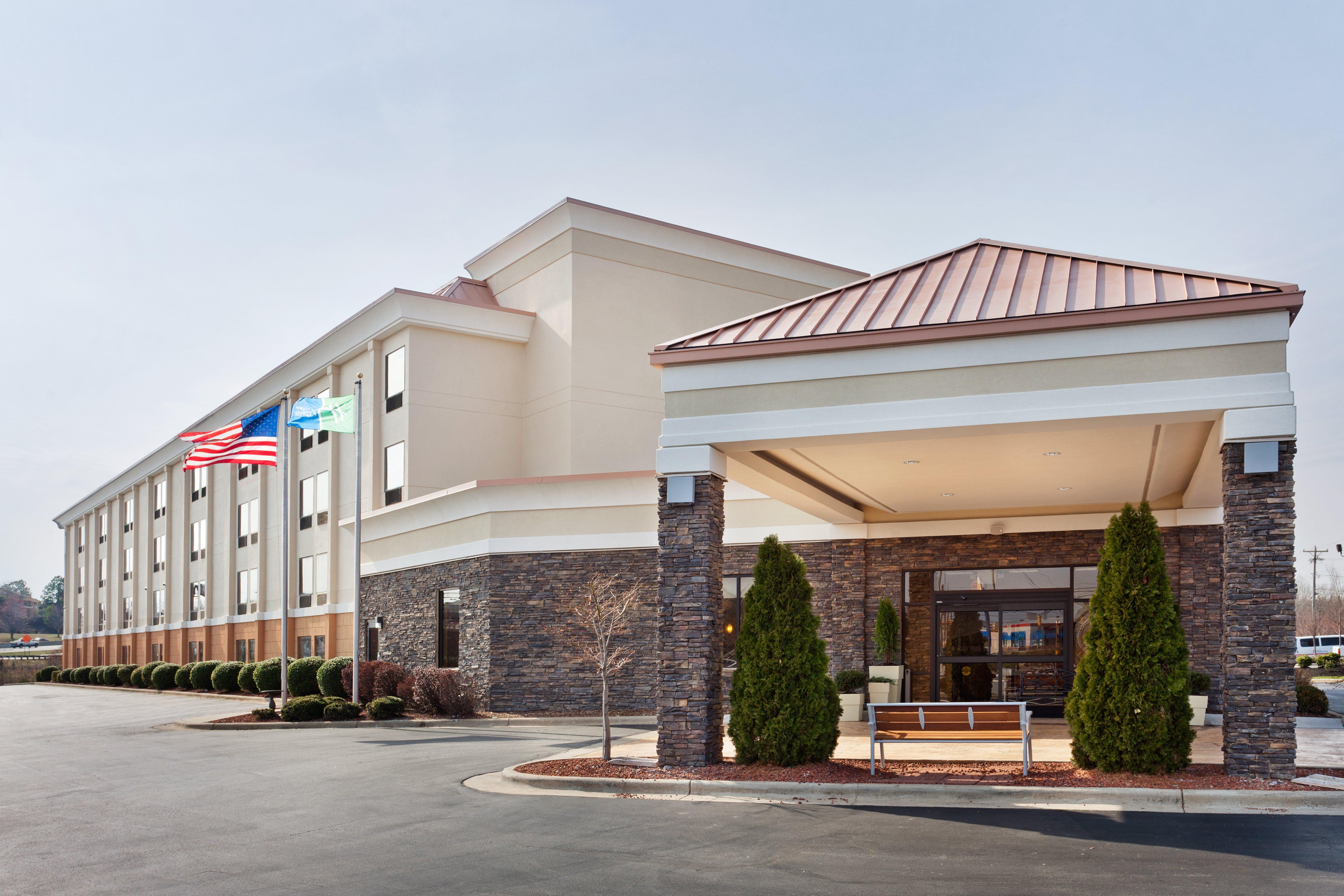 Holiday Inn Express & Suites Greensboro - I-40 Atwendover By Ihg Dış mekan fotoğraf
